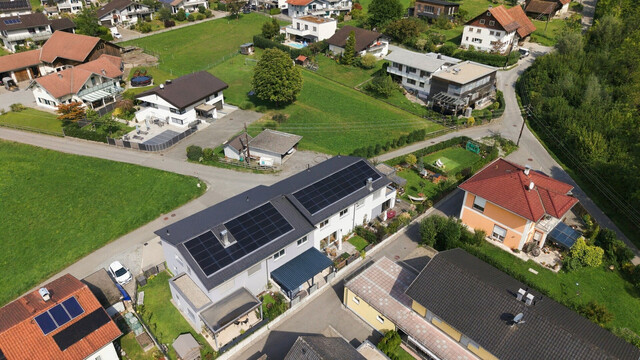 Dornbirn: Modernes 4-Zimmer-Reihenhaus in Massivbauweise mit Garten, Terrasse und Garage