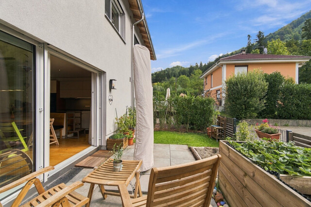 Dornbirn: Modernes 4-Zimmer-Reihenhaus in Massivbauweise mit Garten, Terrasse und Garage