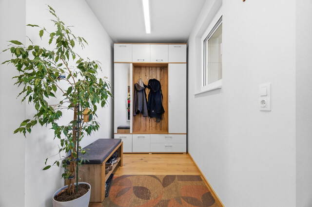 Dornbirn: Modernes 4-Zimmer-Reihenhaus in Massivbauweise mit Garten, Terrasse und Garage