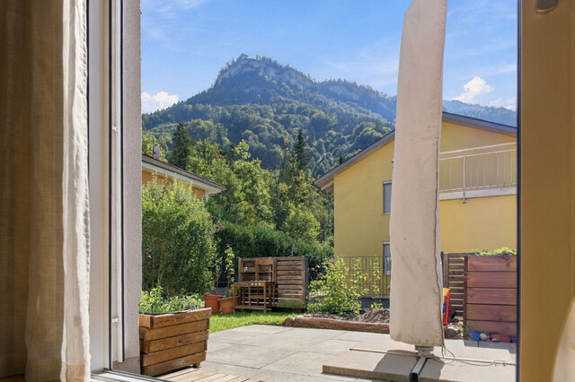 Dornbirn: Modernes 4-Zimmer-Reihenhaus in Massivbauweise mit Garten, Terrasse und Garage