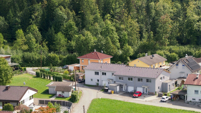 Dornbirn: Modernes 4-Zimmer-Reihenhaus in Massivbauweise mit Garten, Terrasse und Garage