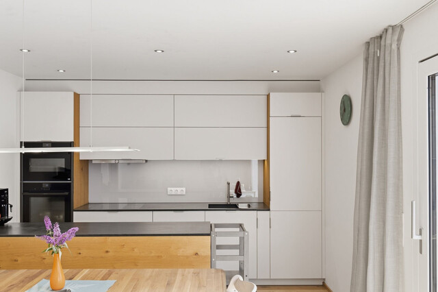 Dornbirn: Modernes 4-Zimmer-Reihenhaus in Massivbauweise mit Garten, Terrasse und Garage