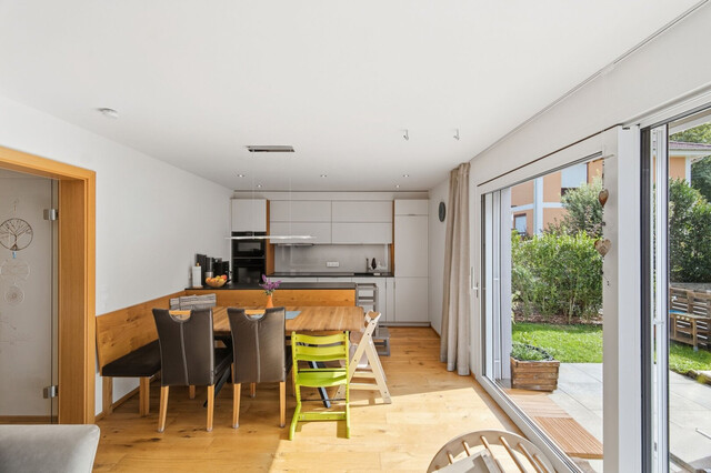 Dornbirn: Modernes 4-Zimmer-Reihenhaus in Massivbauweise mit Garten, Terrasse und Garage