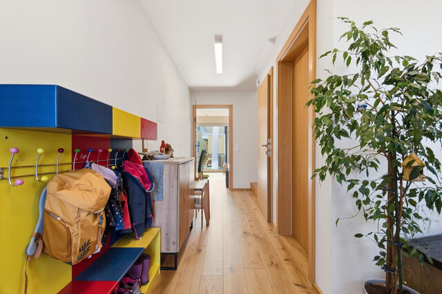 Dornbirn: Modernes 4-Zimmer-Reihenhaus in Massivbauweise mit Garten, Terrasse und Garage
