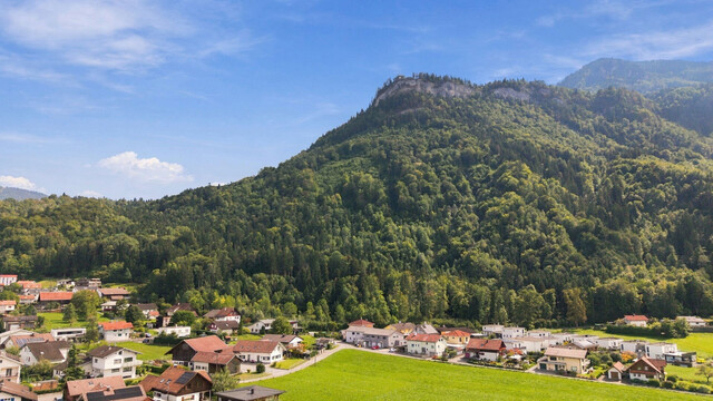 Dornbirn: Modernes 4-Zimmer-Reihenhaus in Massivbauweise mit Garten, Terrasse und Garage