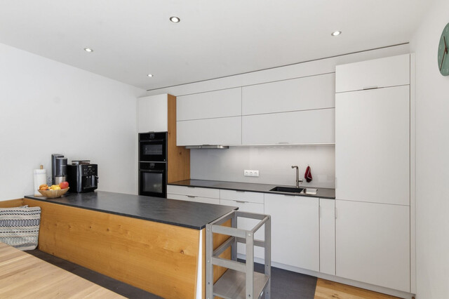 Dornbirn: Modernes 4-Zimmer-Reihenhaus in Massivbauweise mit Garten, Terrasse und Garage