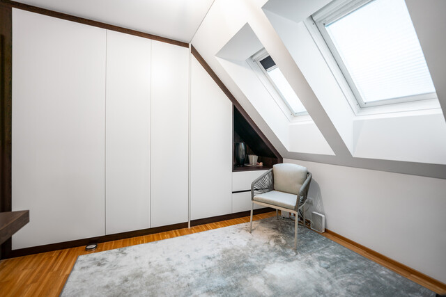 3-Zimmer-Dachgeschosswohnung - beeindruckende Raumhöhe!