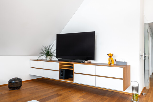 3-Zimmer-Dachgeschosswohnung - beeindruckende Raumhöhe!