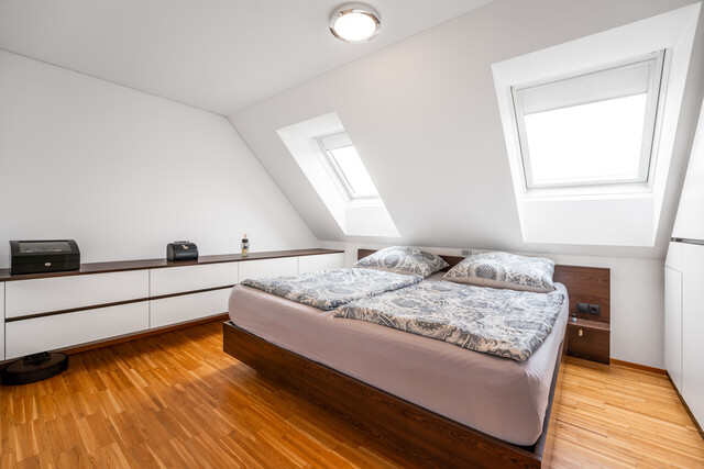 3-Zimmer-Dachgeschosswohnung - beeindruckende Raumhöhe!