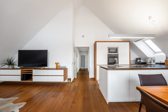 3-Zimmer-Dachgeschosswohnung - beeindruckende Raumhöhe!