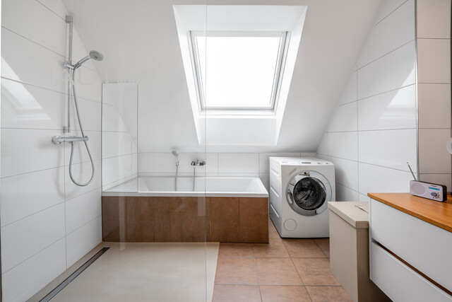 3-Zimmer-Dachgeschosswohnung - beeindruckende Raumhöhe!