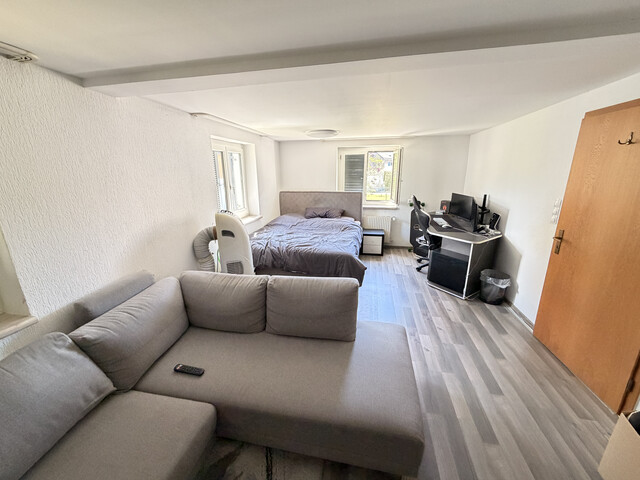 Älteres Einfamilienhaus an sehr ruhiger Wohnlage