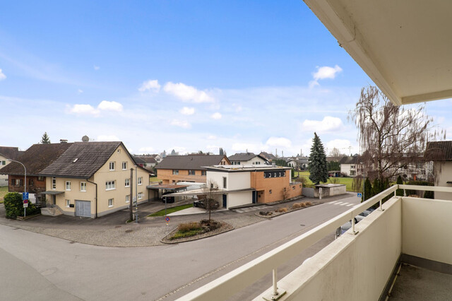 Lustenau: Ankommen und wohlfühlen – 3,5 Zimmer mit Balkon und Freiraum