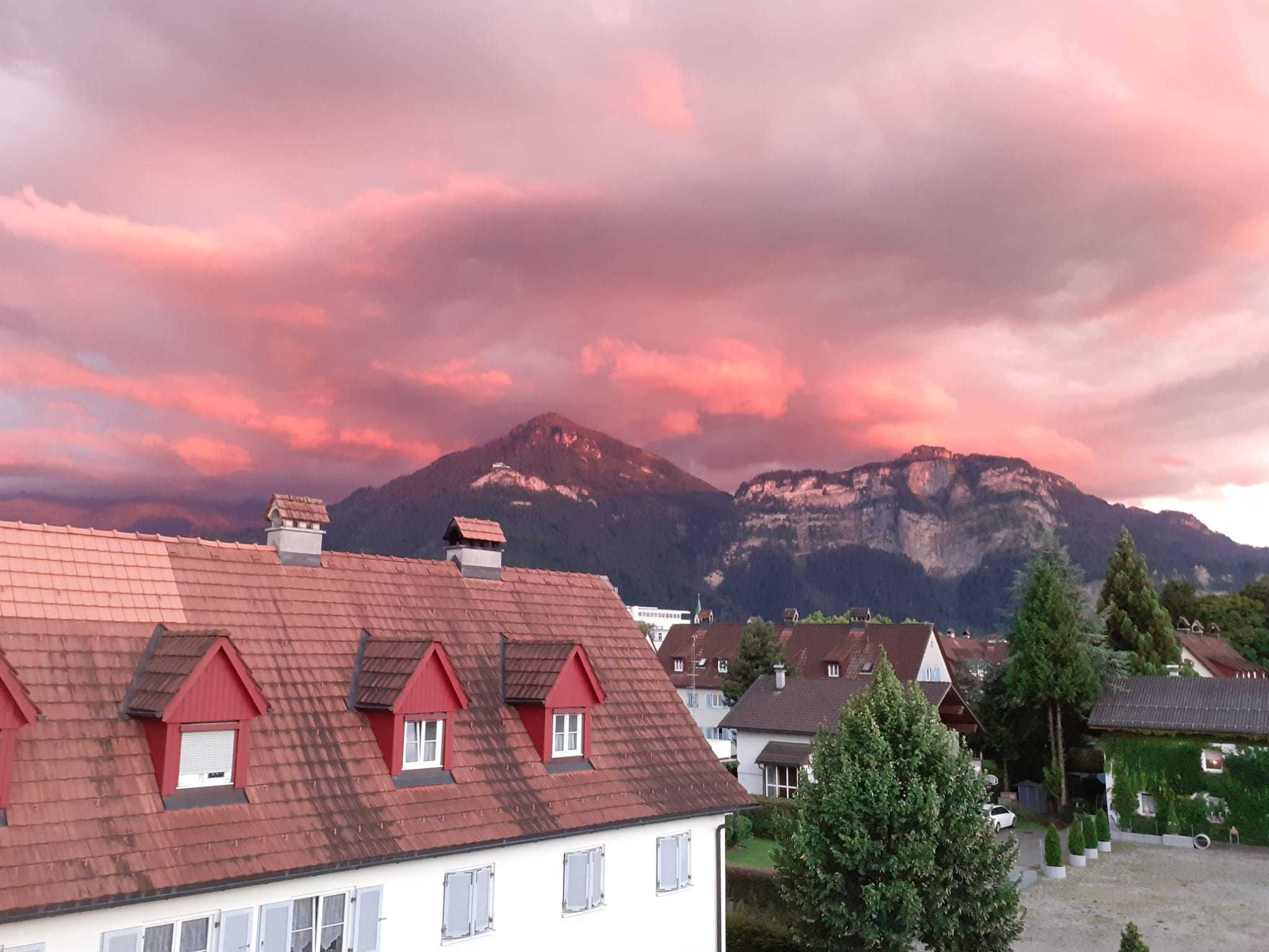 Schöne 3-Zimmer-Dachgeschoßwohnung mit Karrenblick - zentrale Lage!