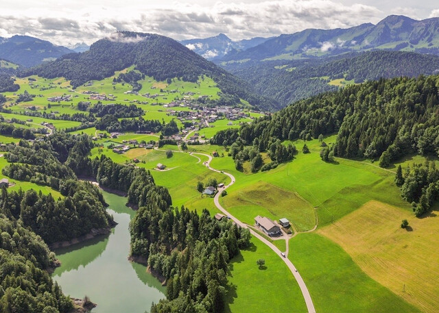 Landwirtschaftliches Anwesen in Alleinlage!