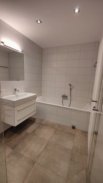 2 Zimmer Wohnung /Büro Nähe Landesgericht