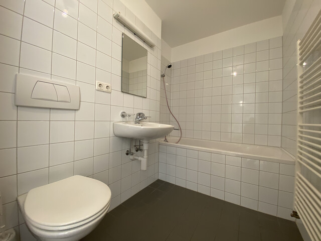 "ohne Provision" helle 3 Zimmer Wohnung mit Balkon in ruhiger und sonniger Lage