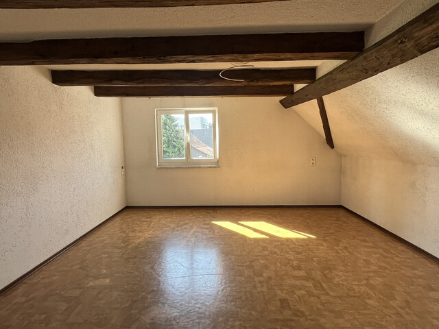 Wohnen mit Altbaucharme: 2-Zimmer-Wohnung im Holzhaus