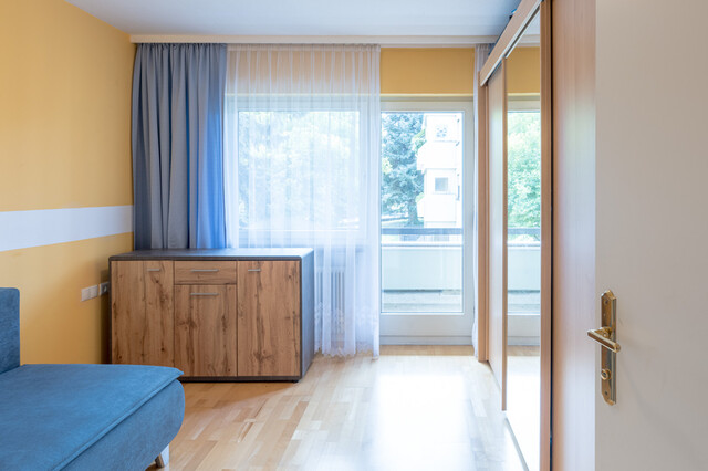 Sonnige 2-Zimmer Wohnung mit Balkon in grüner Wohnanlage
