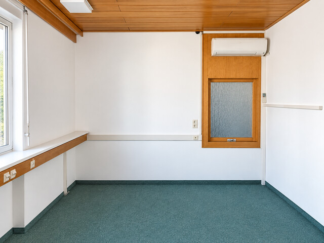 Mäder - Bürofläche im EG mit ca. 15 m²