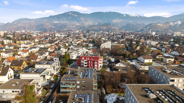 Dornbirn: Moderne 2-Zimmer-Wohnung mit großem Garten und Terrasse