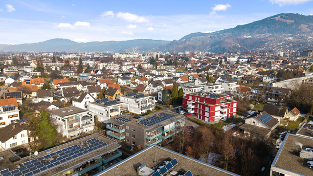 Dornbirn: Moderne 2-Zimmer-Wohnung mit großem Garten und Terrasse