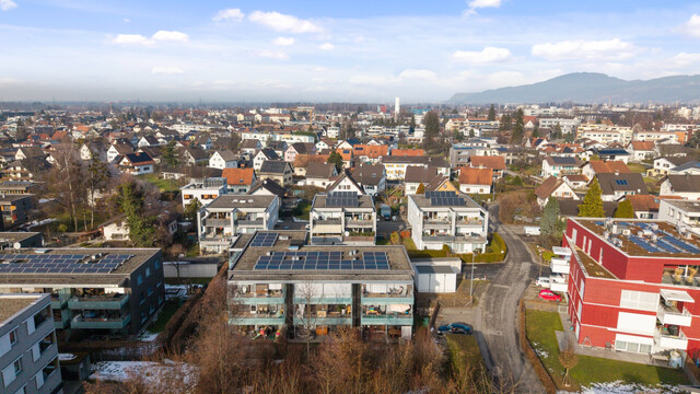 Dornbirn: Moderne 2-Zimmer-Wohnung mit großem Garten und Terrasse
