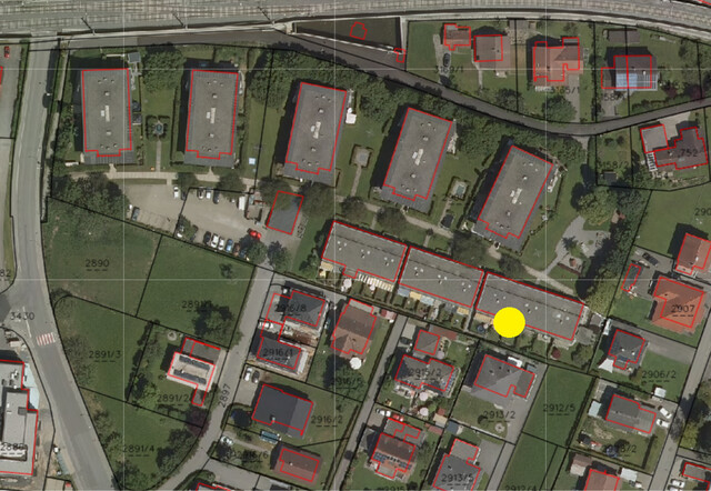 Attraktives, unterkellertes Reihenhaus mit zwei Tiefgaragenplätzen