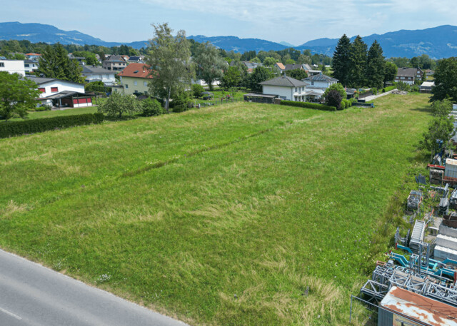 Sonniges Grundstück mit besten Anbindungen