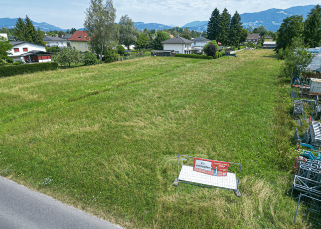 Sonniges Grundstück mit besten Anbindungen