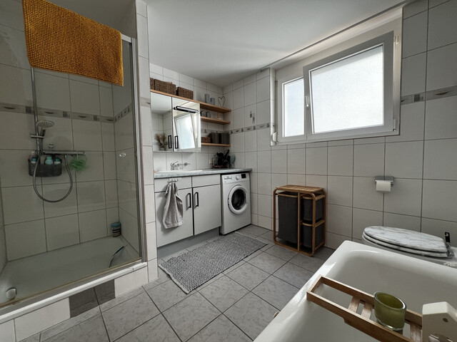2 Zimmer-Wohnung  |  Hard  |  Modern  | Loggia