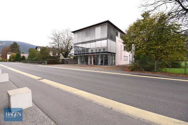 Renditestarkes Gewerbeobjekt in frequentierter Lage - Zweistöckige Praxis-/Gewerbefläche