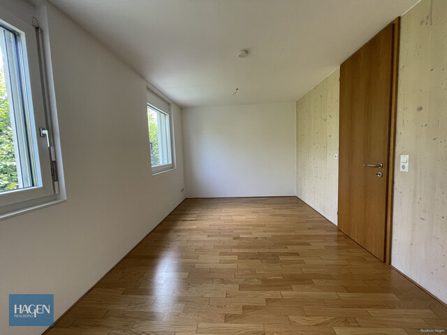 Modernes Wohnen mit Privatsphäre – Reihenhaus mit Garten & Dachterrasse in Lustenau!
