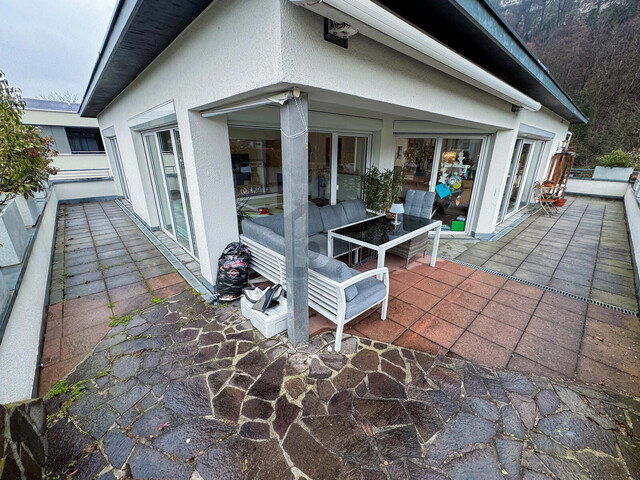 MODERNES PENTHOUSE IN ZENTRALER RUHELAGE