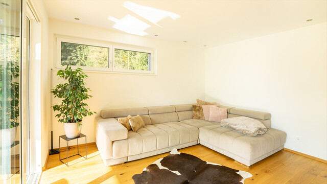 Krumbach | Neuwertiges Zuhause mit Photovoltaik und Luftwärmepumpe