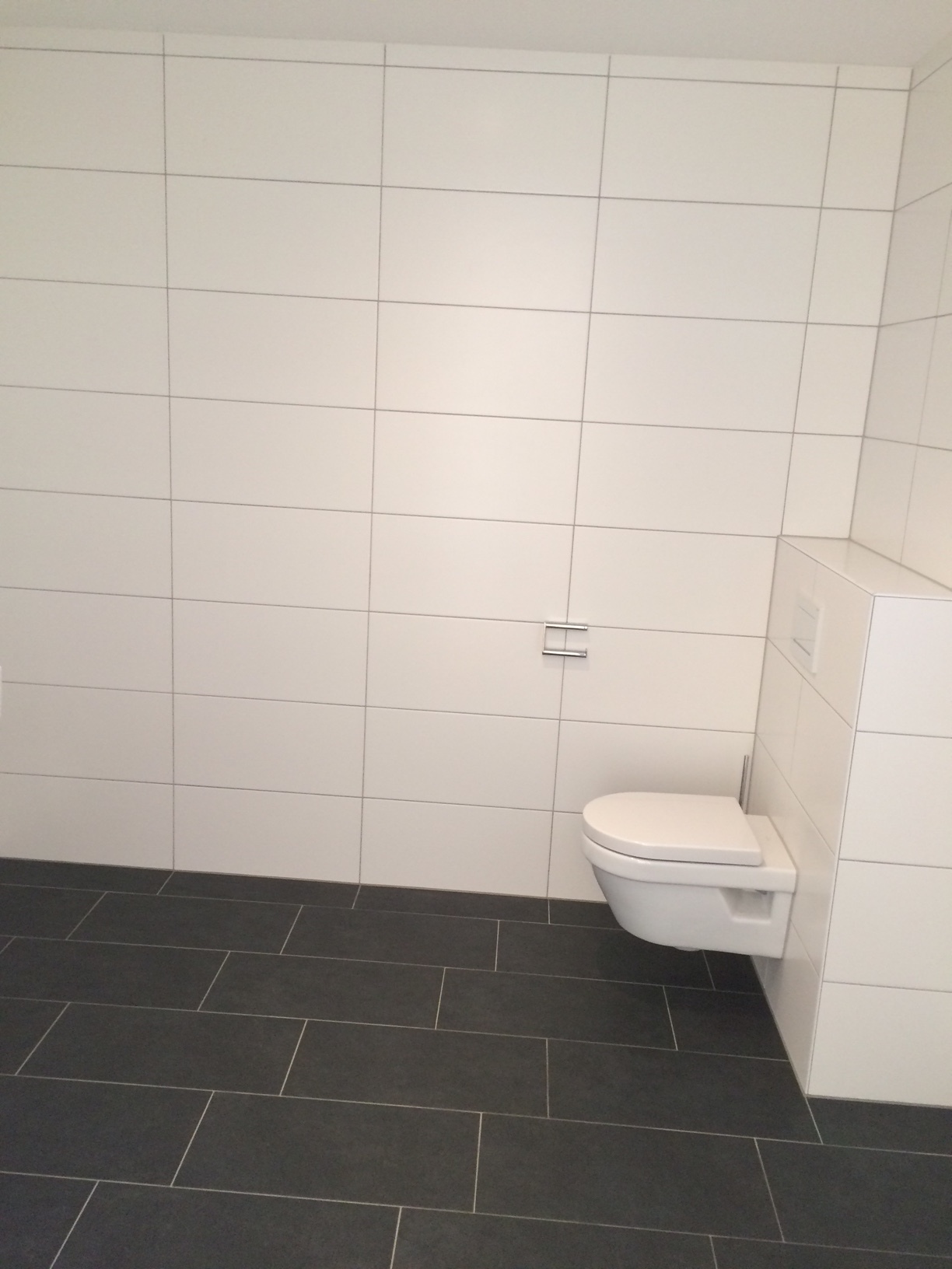 NEUWERTIGE schöne 2-Zimmer Eckterrassenwohnung