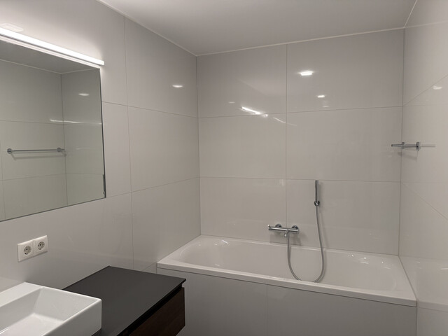 Moderne 3-Zimmer-Wohnung im Dachgeschoss inkl. 2 TG-Plätzen