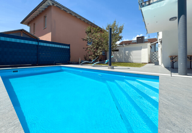 Klassisches Einfamilienhaus mit 4 Zimmern, Pool und Keller