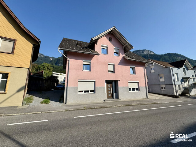 Mehrfamilienhaus mit 5 Wohnungen