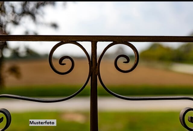 Einfamilienhaus in locker bebautem Wohngebiet