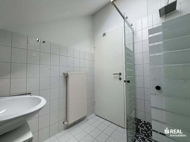 Großzügige 6-Zimmer-Wohnung mit Option auf zwei separate Einheiten