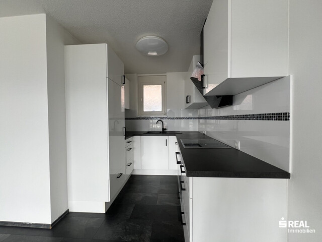 Großzügige 6-Zimmer-Wohnung mit Option auf zwei separate Einheiten