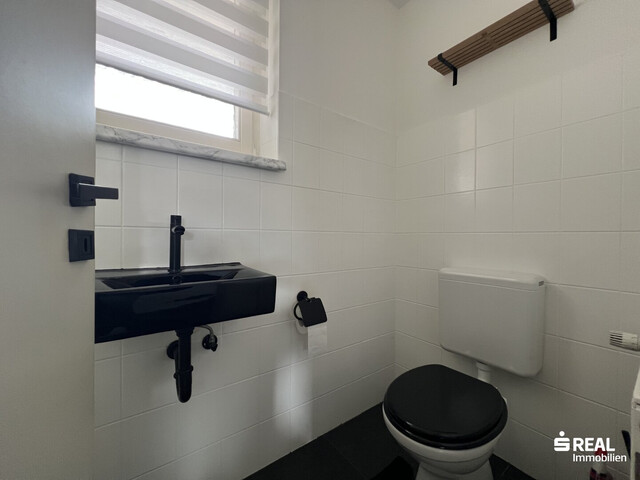 Großzügige 6-Zimmer-Wohnung mit Option auf zwei separate Einheiten