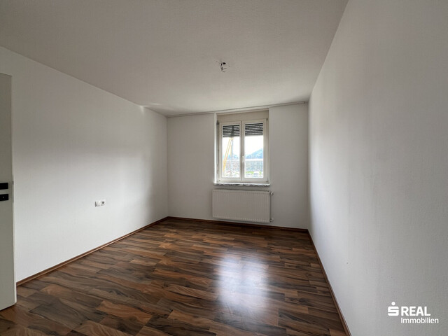 Großzügige 6-Zimmer-Wohnung mit Option auf zwei separate Einheiten