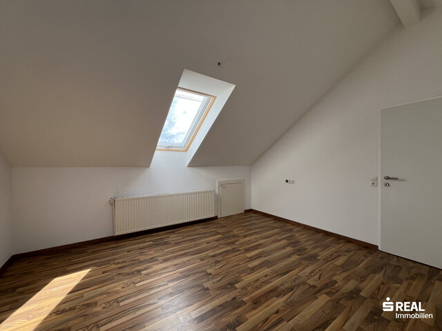 Großzügige 6-Zimmer-Wohnung mit Option auf zwei separate Einheiten