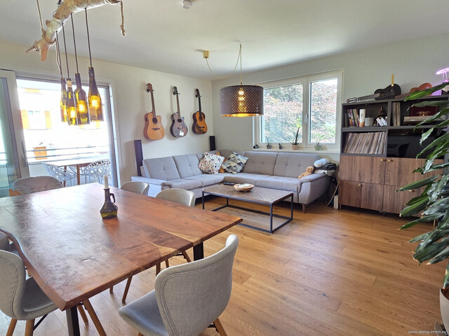 NEUWERTIG: Moderne 3-Zimmer-Wohnung mit großzügigem Balkon und hochwertiger Ausstattung in Röthis mit TG-Platz!