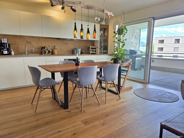 NEUWERTIG: Moderne 3-Zimmer-Wohnung mit großzügigem Balkon und hochwertiger Ausstattung in Röthis mit TG-Platz!