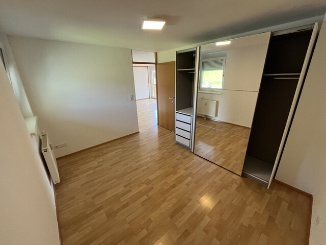 Große Wohnung mit ca. 152 m² sowie Balkon und Carport