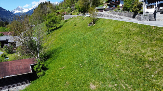 Sonniges Grundstück mit ca. 899 m² am Fuße des Bartholomäbergs!