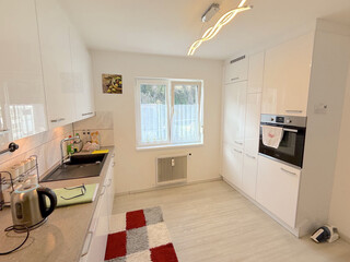 ruhige Lage -  niedrige BK  -  5-Zimmer - super Preis 